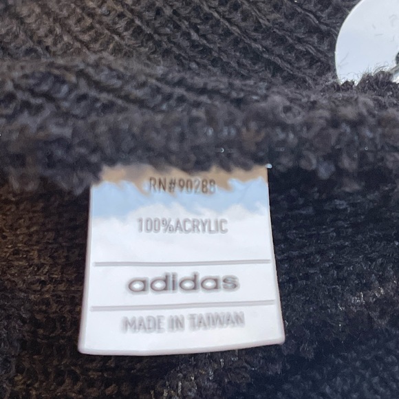 adidas Black Women’s Beanie Hat New - Picture 4 of 6